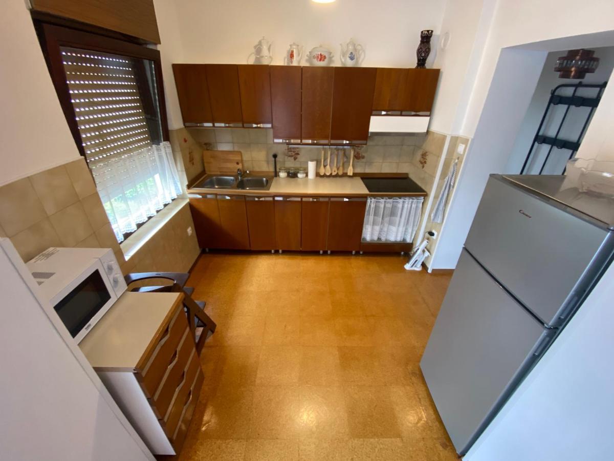 Apartma Magnolija โนวาโกริคา ภายนอก รูปภาพ
